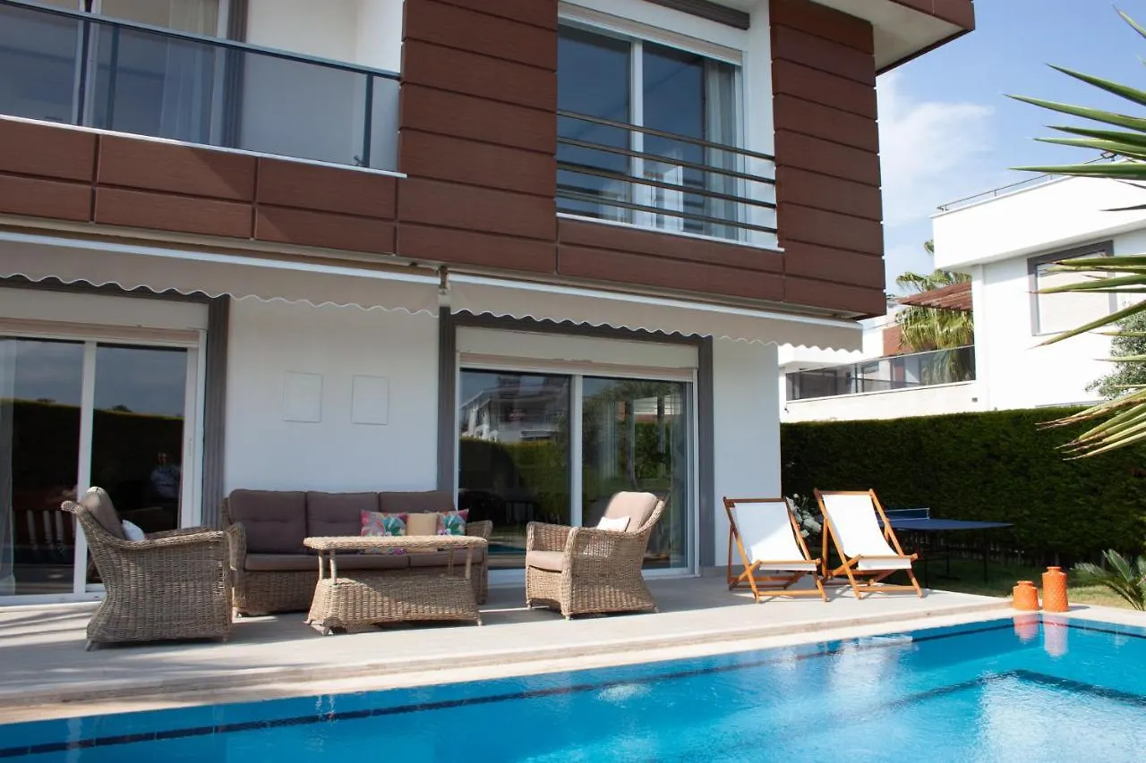 Gorgeous Central 5Br 5Ba Villa With Private Pool Kusadası 0*,