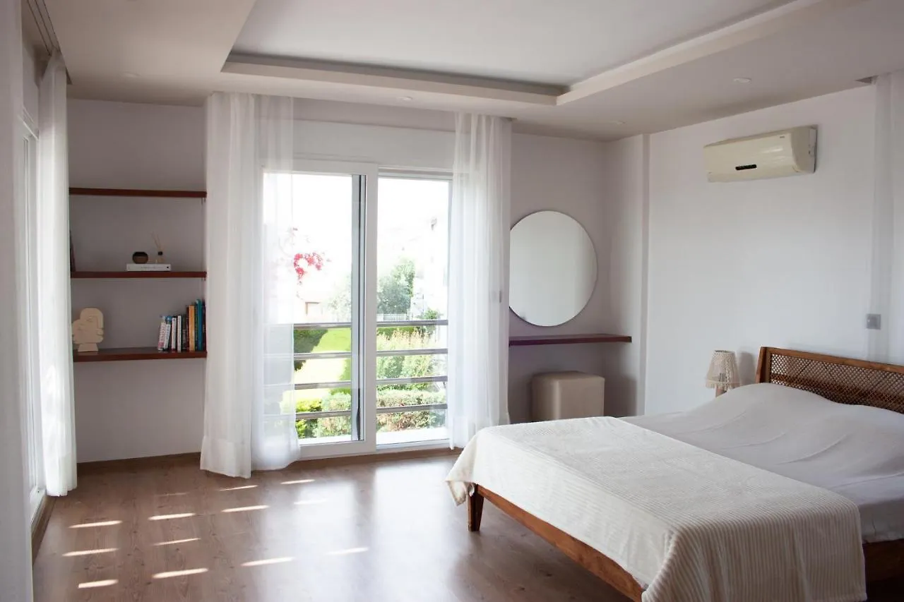 Gorgeous Central 5Br 5Ba Villa With Private Pool Kusadası