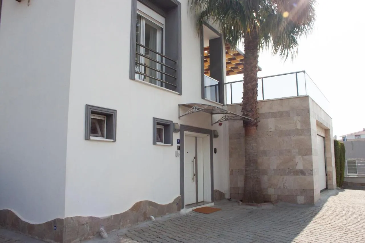 Gorgeous Central 5Br 5Ba Villa With Private Pool Kusadası